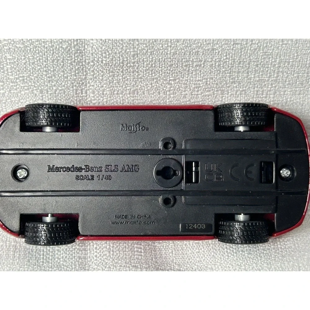 MAISTO Mercedes-Benz SLS AMG Die Cast Car 1/40 Scale‎ Red Doors Open